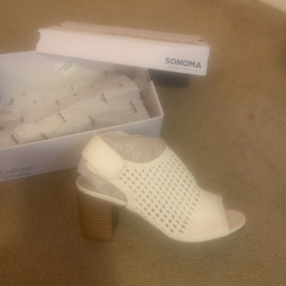 NWT Sonoma sandals size 10